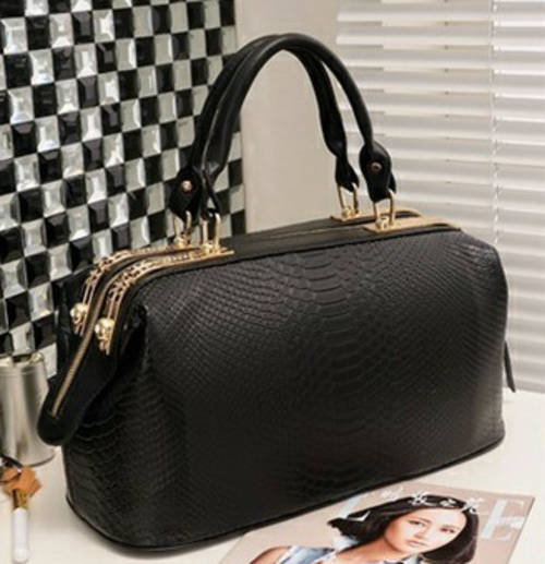 Korea Style Hot Item Fashion Lady's Bag. Black Color. Shipping Fee: R30.