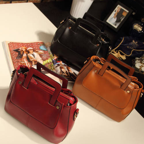 Leisure wild match shoulder bag. Brown color. Stock in ZA