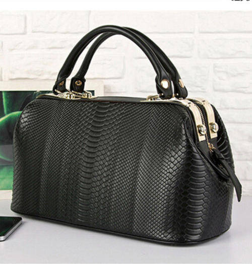 Crocodile embossed strong leather hard shell handbag. Black color. Large size