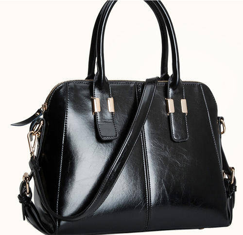 Noble style ladies large handbag with strape. Black color. Stock in ZA