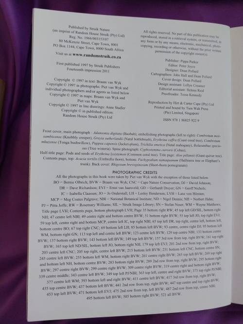 Field guide to trees of Southern Africa (14th ed)