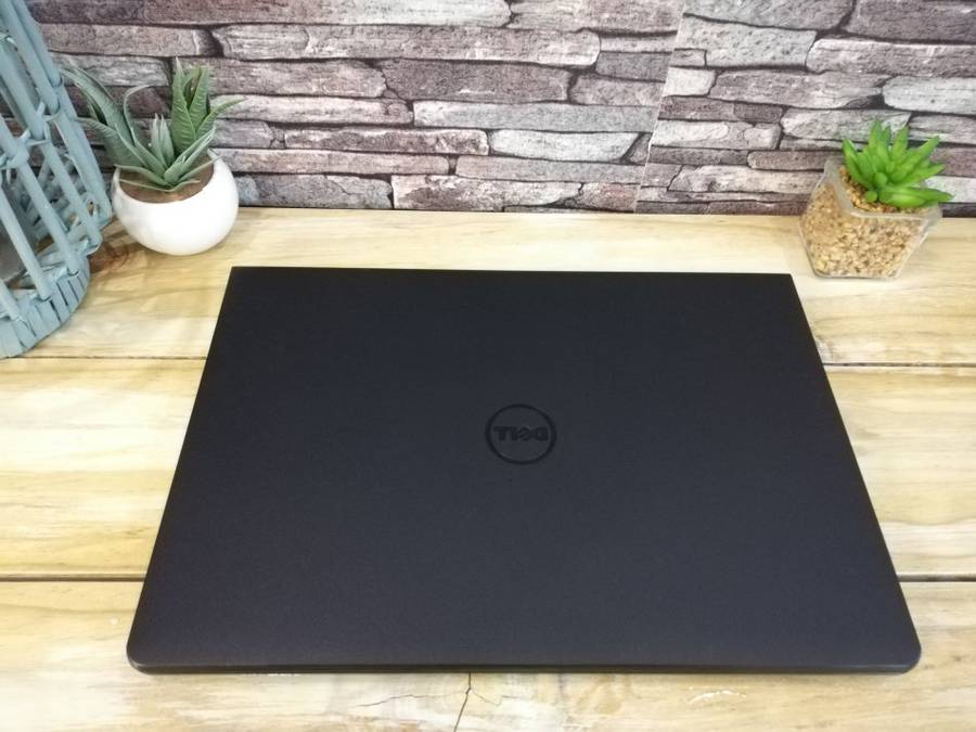 *Monster* Dell Inspiron Core i7-7300U/ 8GB DDR4L/ 256 SSD or 1TB/ AMD Radeon R5 GPU