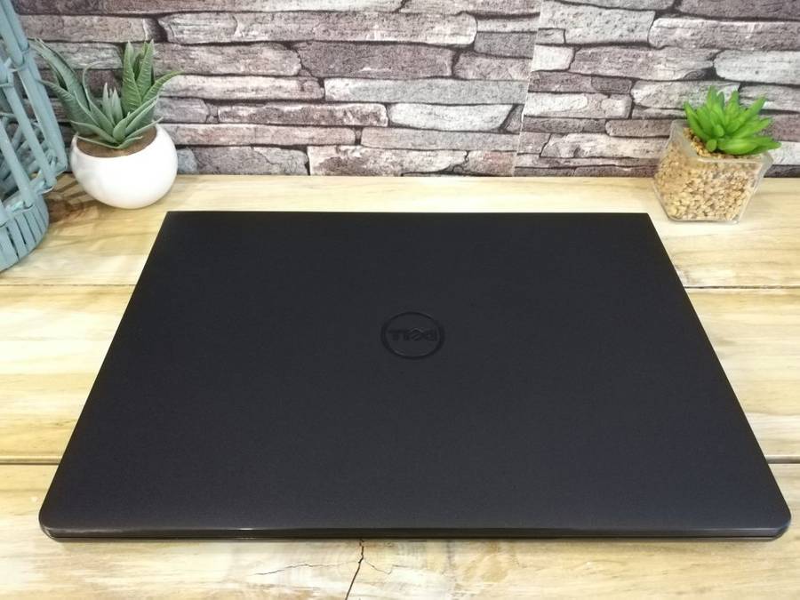 *Monster* Dell Inspiron Core i7-7300U/ 8GB DDR4L/ 256 SSD or 1TB/ AMD Radeon R5 GPU