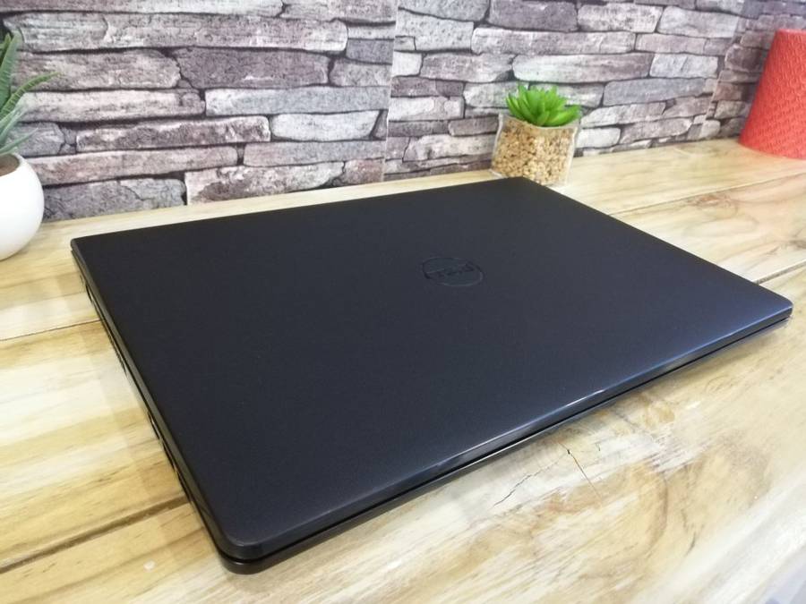 *Monster* Dell Inspiron Core i7-7300U/ 8GB DDR4L/ 256 SSD or 1TB/ AMD Radeon R5 GPU