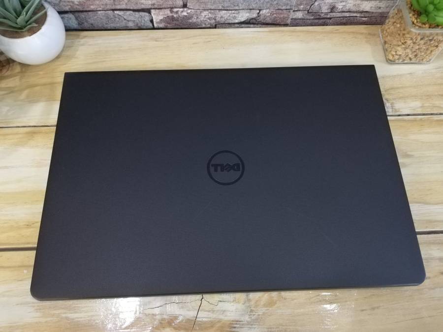 *Monster* Dell Inspiron Core i7-7300U/ 8GB DDR4L/ 256 SSD or 1TB/ AMD Radeon R5 GPU