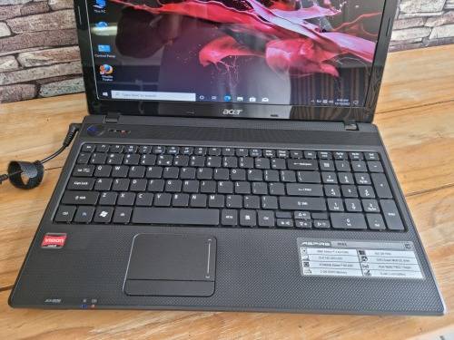 Acer Aspire 5552 AMD Notebook/ 4GB RAM/ 500GB HDD/ 15.6` HD Display/ AMD Radeon Graphics