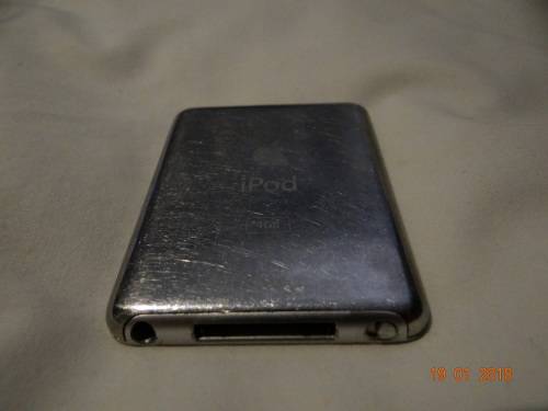 APPLE iPOD NANO | 4GB | SILVER | GENUINE APPLE PRODUCT