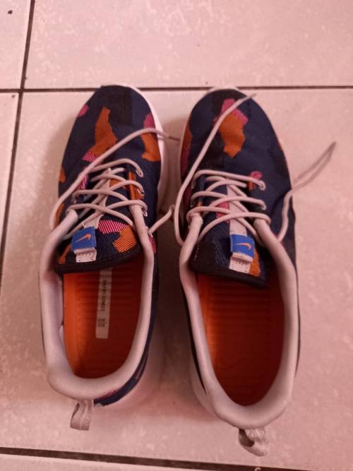 Bargain marked down-Nike Womens Roshe One JCRD Print Running Trainers