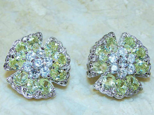 Beautiful peridot quartz, white topaz 925 sterling silver earrings - Wow !
