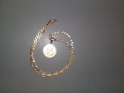 1898 Gold Pond, In 18ct Chaine setting.