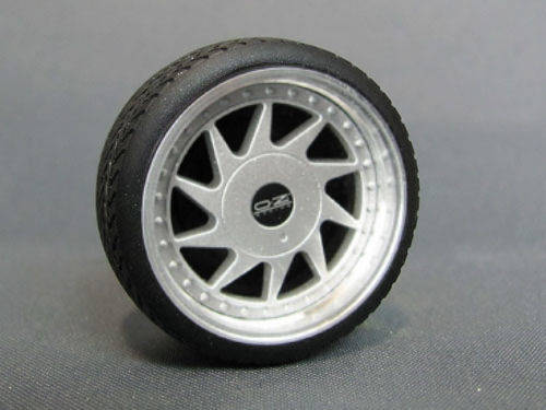 Real Aluminium 15 inch OZ Turbo rims with tyres for 1:18 die cast models