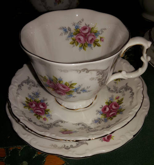 Royal Albert Tranquility Trio