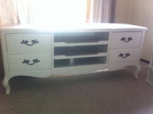TV Cabinet - french style (REDUCED)