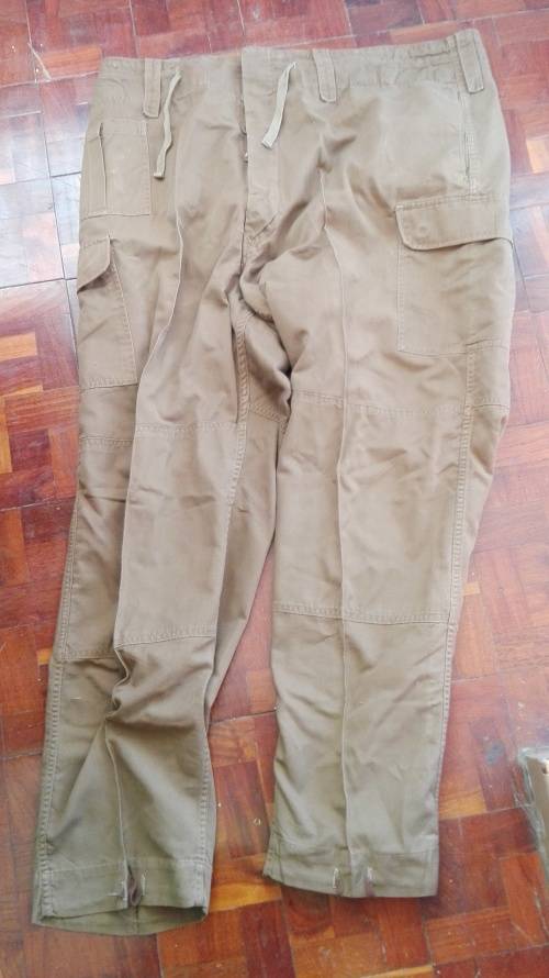 Brown's. Pants good size xxl or xxxl but not to sure