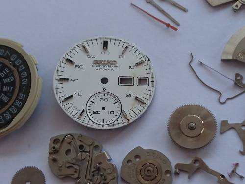 SEIKO 6139 7100 CHRONOGRAPH HELMET DIAL AND MOVEMENT PARTS