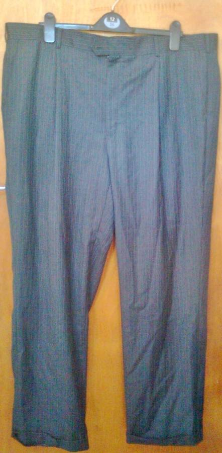 WOOLWORTHS PANTS FOR MEN - SIZE:  44 PLUS A FREE SHIRT - SIZE:  XXL