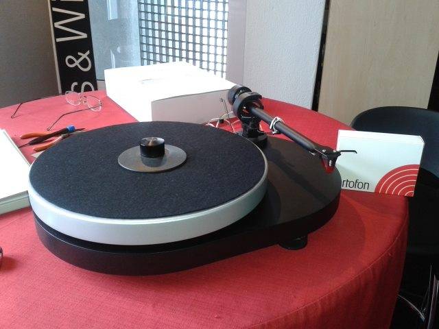 PRO-JECT RPM 4 Turntable