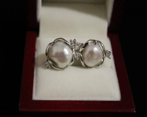 baroque 13-15mm Pearl earrings (white)