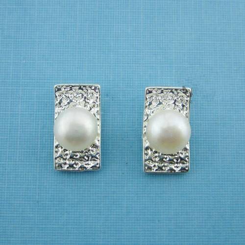 7-8mm Pearl earring