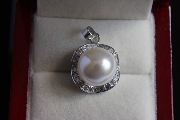 15mm black southeast Asia Shell pearl Pendant
