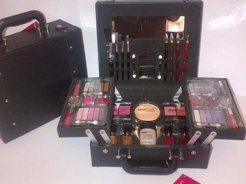 Make Up Set in Case - Black