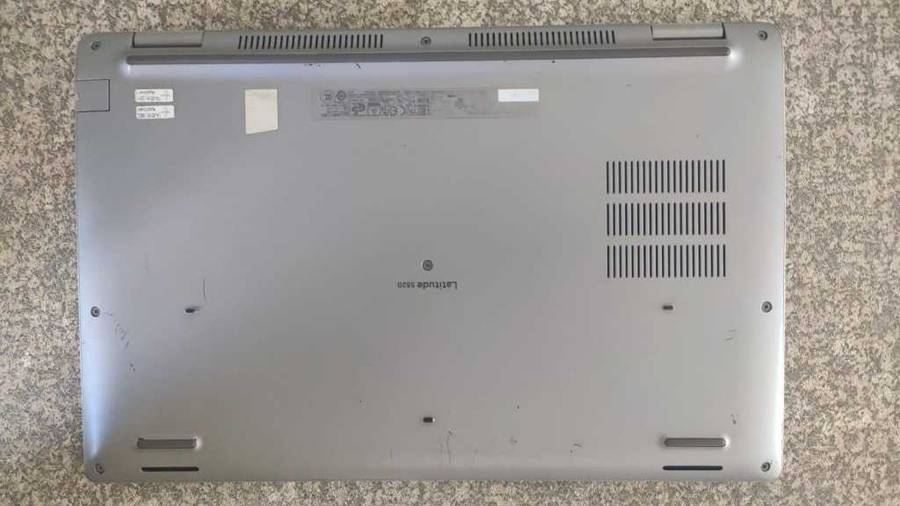 Dell Latitude 5520 i5 11th Gen Intel Iris XE Graphics with active WARRANTY