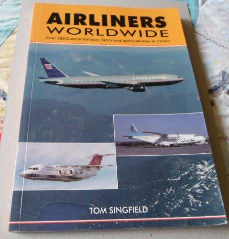 AIRLINERS WORLDWIDE - TOM SINGFIELD