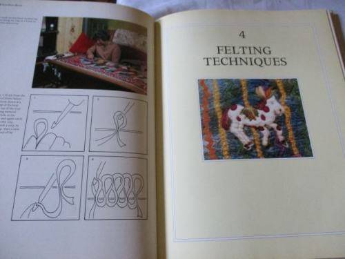 MAKE YOUR OWN RUGS - A GUIDE TO DESIGN AND TECHNIQUE - SUE PEVERILL