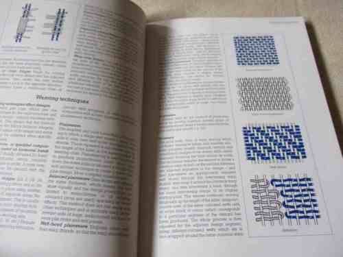 KILIMS - A BUYER`S GUIDE - LEE ALLANE