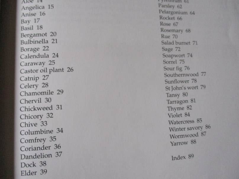 A-Z OF HERBS - MARGARET ROBERTS