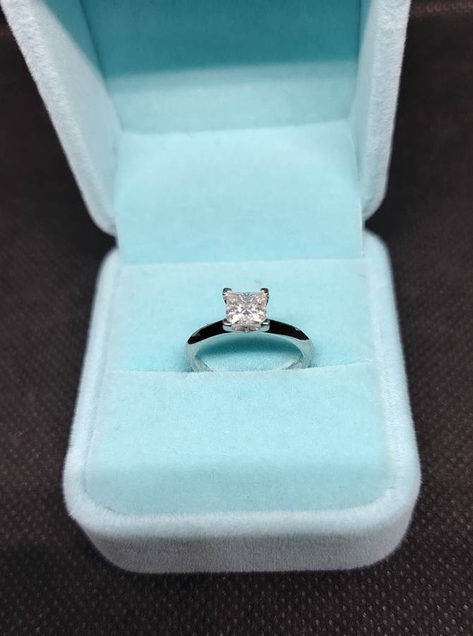 BRAND NEW CERTIFIED 1CT PRINCESS CUT SOLITAIRE MOISSANITE Set in 18KT WHITE GOLD SETTING