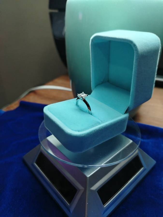 BRAND NEW CERTIFIED 1CT PRINCESS CUT SOLITAIRE MOISSANITE Set in 18KT WHITE GOLD SETTING