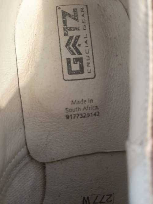 Correctional services shoes