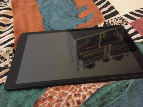 Vodacom 10.1 Tablet + Extras (Please Read Description)