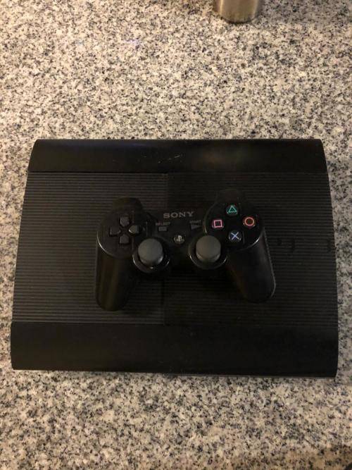 SONY PLAYSTATION 3 SLIM 12GB 1 CONTROLLER  and 6 GAMES