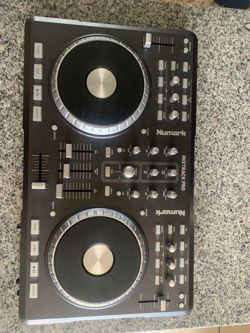 NUMARK MIXTRACK PRO