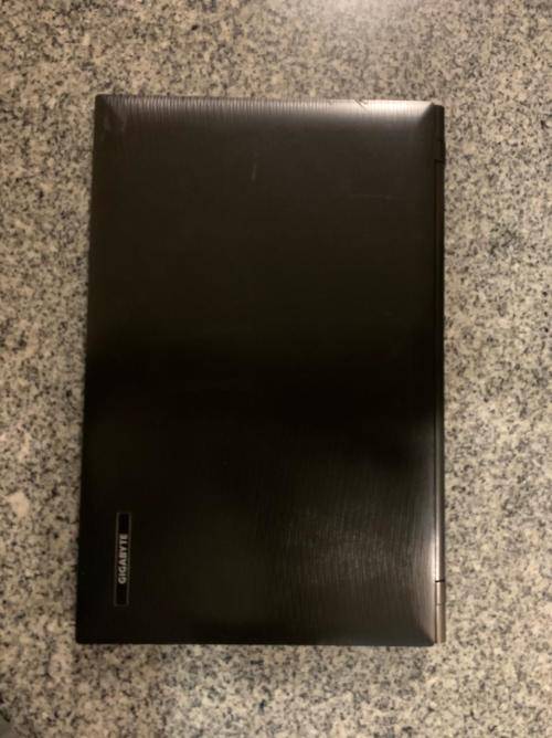 GIGABYE Q1532 CORE i3
