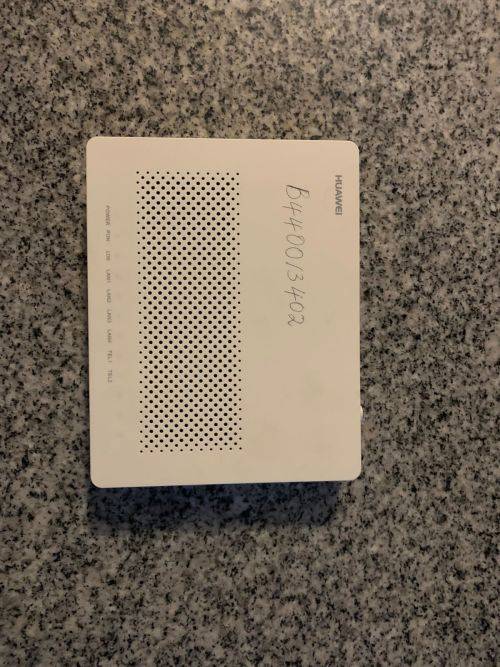 HUAWEI ECHOLIFE HG8240H FIBRE MODEM