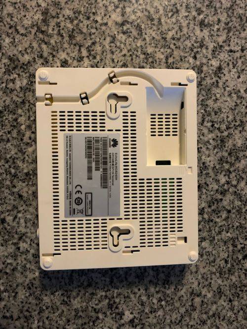 HUAWEI ECHOLIFE HG8240H FIBRE MODEM