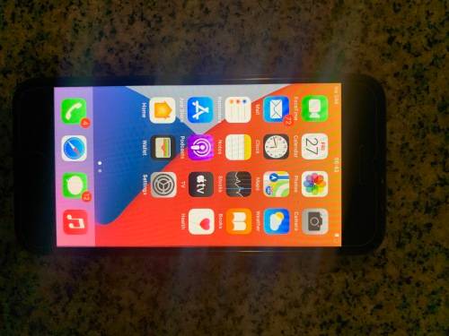 I PHONE 8 64GB PLIZ READ