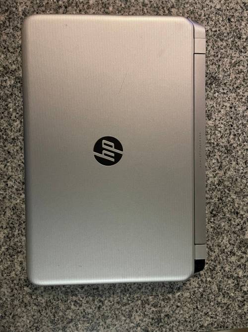 HP Pavillion 15-P100ni core i3 PLIZ READ