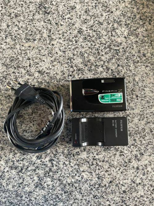 Fujifilm Finepix Z20fd 10MP Digital Camera with 3x Optical Zoom