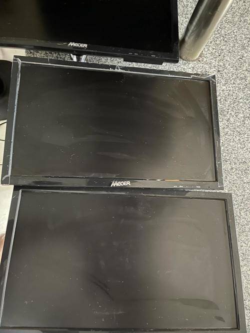 3 XMECCER  A1954 LED MONITORS and 1 HP L1710 MONITOR