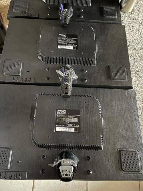 3 XMECCER  A1954 LED MONITORS and 1 HP L1710 MONITOR