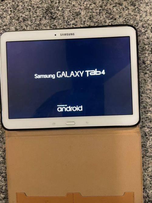 Samsung SM-T535 Galaxy Tab 4 Quad-Core Tablet with LTE (16GB)