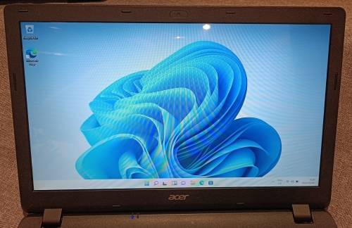 Acer Aspire E 15 Start, 15.6` LED display, Intel Celeron N2840, 4Gb Memory, 464Gb HDD, Windows 11