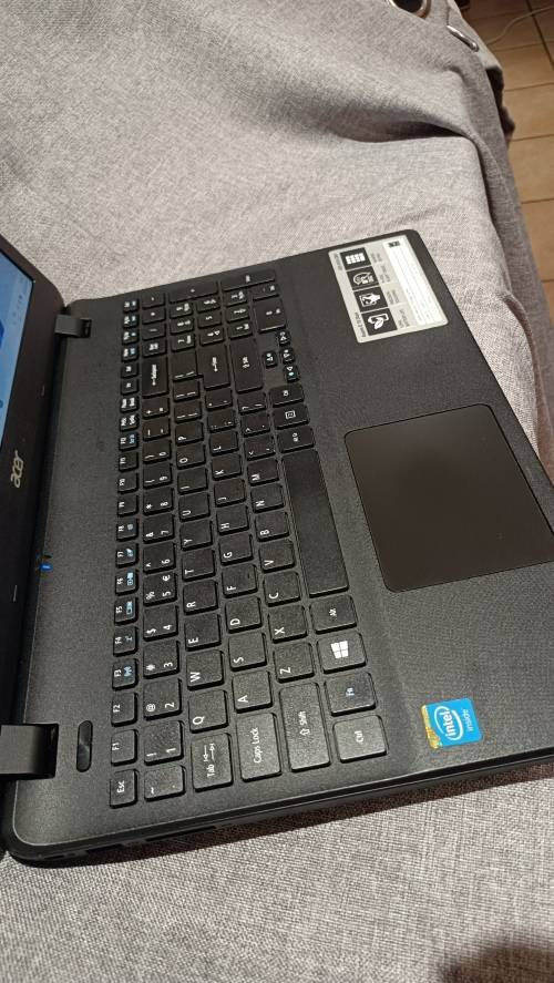 Acer Aspire E 15 Start, 15.6` LED display, Intel Celeron N2840, 4Gb Memory, 464Gb HDD, Windows 11