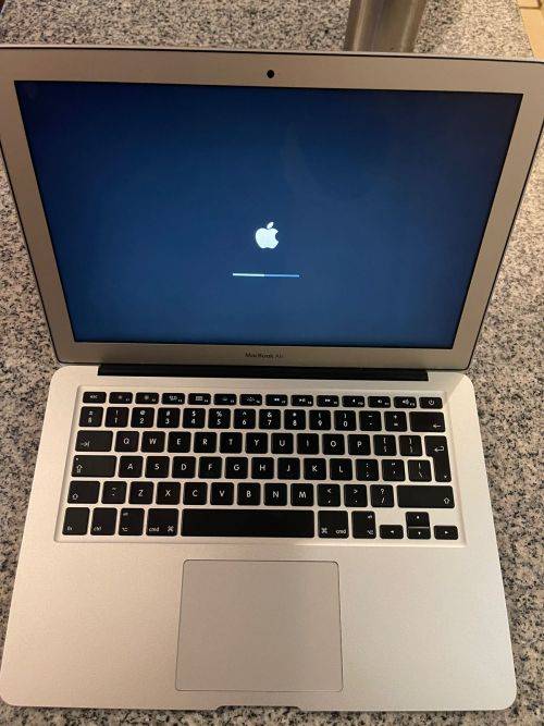 Apple MacBook Air 13` 2017 model, Intel i5@1.8GHz, 8Gb RAM, macOS Catalina