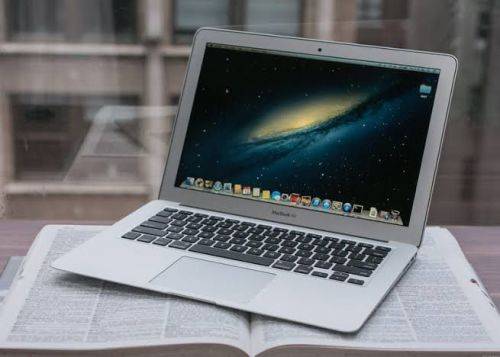 Apple MacBook Air 13` 2017 model, Intel i5@1.8GHz, 8Gb RAM, macOS Catalina