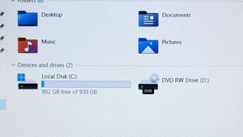 Dell Inspiron 3581 Carbon,7th Gen Intel i3-7020U@2.3GHz, 8GB RAM, 1TB HDD, 15` FHD display, Win11